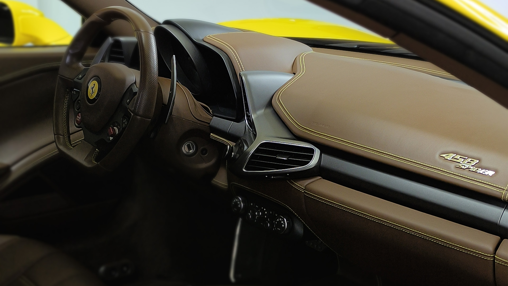 Ferrari 458 spider interno